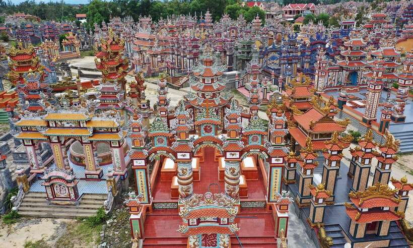 Hoi An: Private Car To/From Hue via Multi Attraction( 1-Way) - Choosing the Golden Bridge option