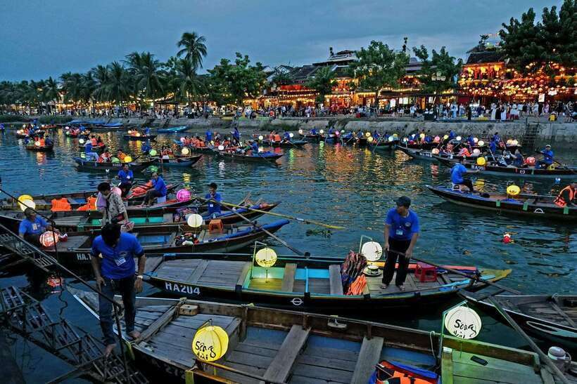 Hoi An: River Lantern Boat Experience with Free 5G eSIM - Key points at a glance