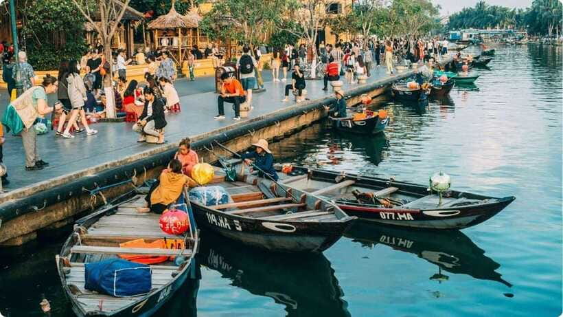 Hoi An: River Lantern Boat Experience with Free 5G eSIM - Is $8 good value for 20 minutes?