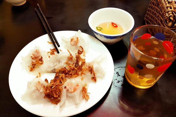 Hoi An Street Food Walking Tour with Tastings - How much food should you expect?