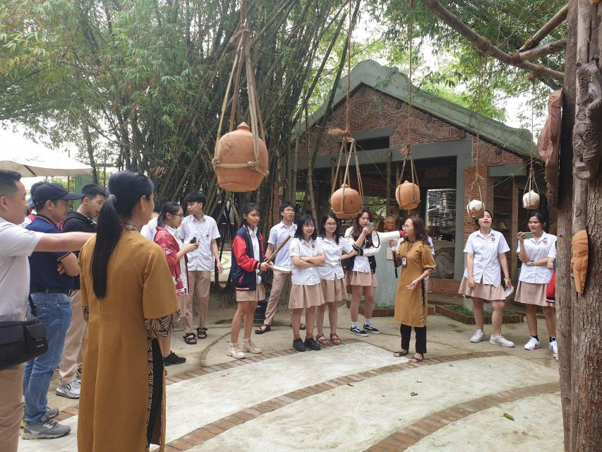 Hoi An: Thanh Ha Village Tour with Pottery Making and Gift - Making a pot with a local potter