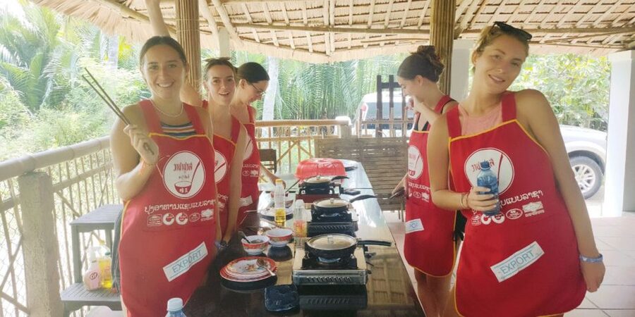 Hoi An: Traditional Cooking Class & meal with Local Family - Choosing the right time and meeting point