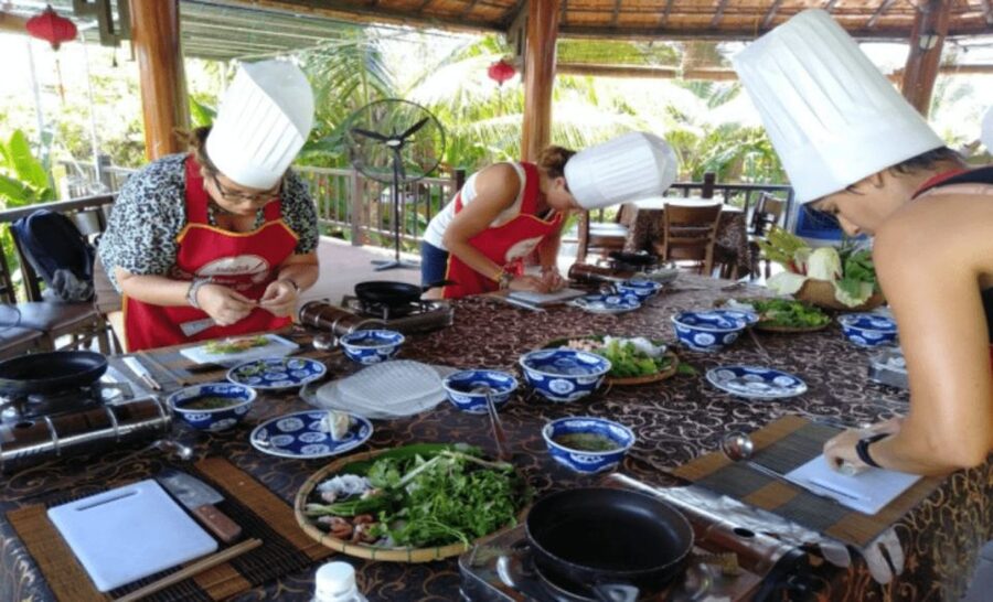 Hoi An: Traditional Cooking Class & meal with Local Family - A welcome tea before the knives come out