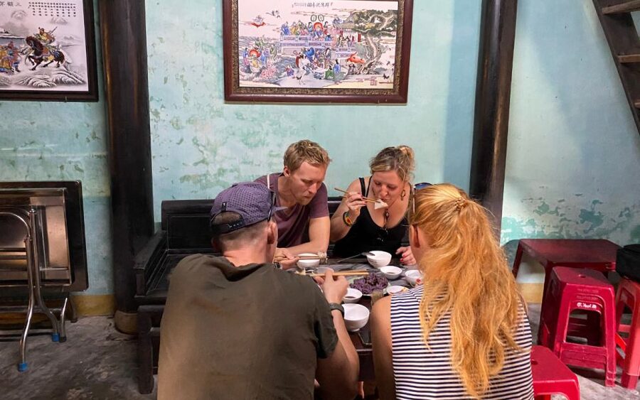Hoi An Vegan Food Tour - White roses in a 300-year-old house