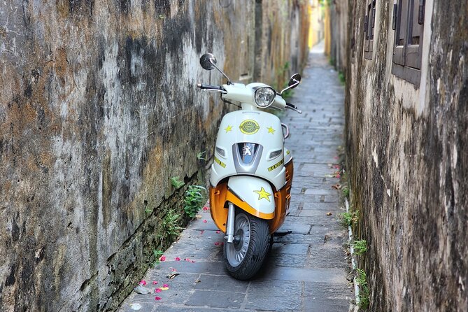 Hoi An Vespa Tours: Hoi An Highlights and Hidden Gems - Tra Que Vegetable Village and the countryside roads