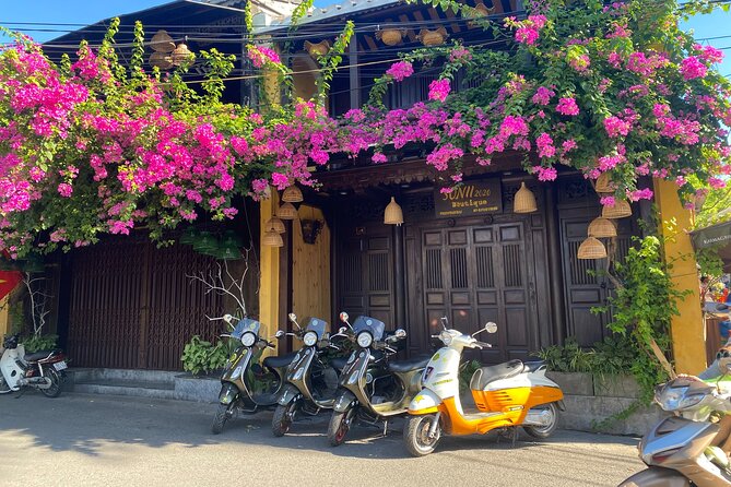 Hoi An Vespa Tours: Hoi An Highlights and Hidden Gems - Guides, drivers, and group size