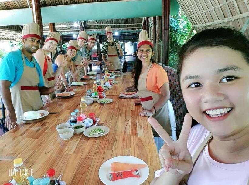 Hoi An : Vietnamese Cooking Class with Hotel Pickup - The optional basket boat trip