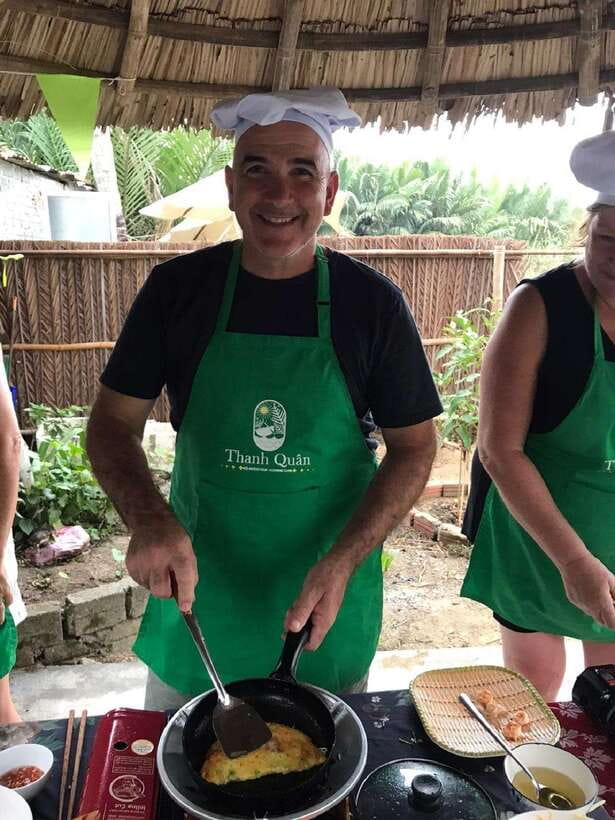 Hoi An : Vietnamese Cooking Class with Hotel Pickup - The welcome drink and restaurant pause