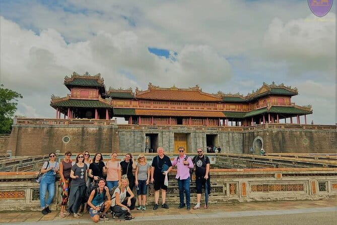 Hoi An Walking Tour, Sampan Boat Trip , Foodie Tour by Night - Who will get the most from this evening