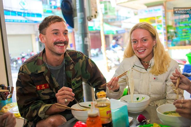 [HOT] Hanoi Old Quarter Walking Street Food - Small Group Tour - Guide quality shapes the whole outing