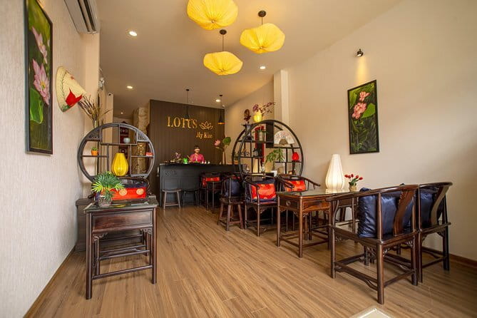 Hot Stone Massage For Full Body Blood Circulation At Da Nang - Who gets the best value from this experience