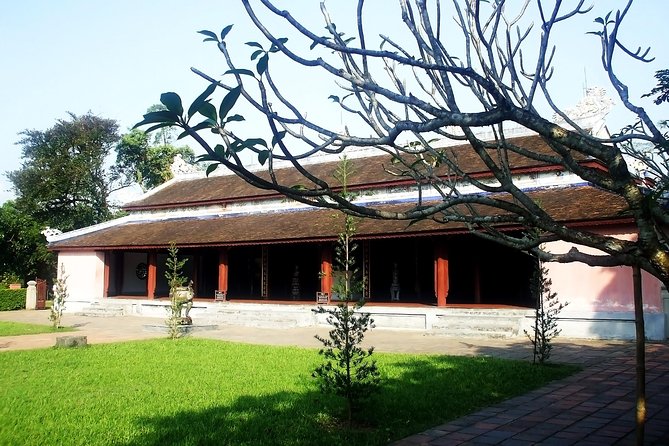 Hue City and The Citadel via Hai Van Pass Daily Small Group Tour - The Noon Gate and the royal ceremonial center