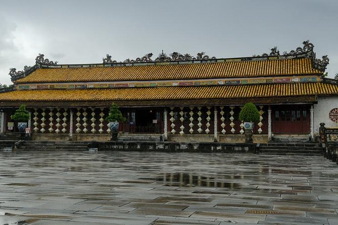 Hue City and The Citadel via Hai Van Pass Daily Small Group Tour - Thai Hoa Palace and the power of ceremony