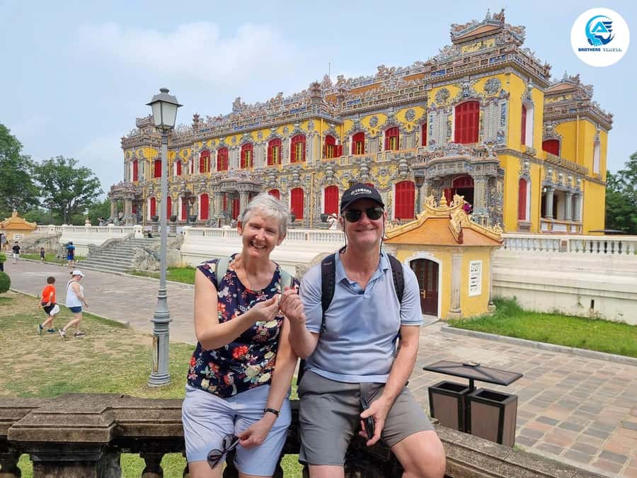Hue City Tour Full Day - Group Tour - Vong Canh Hill closes the day