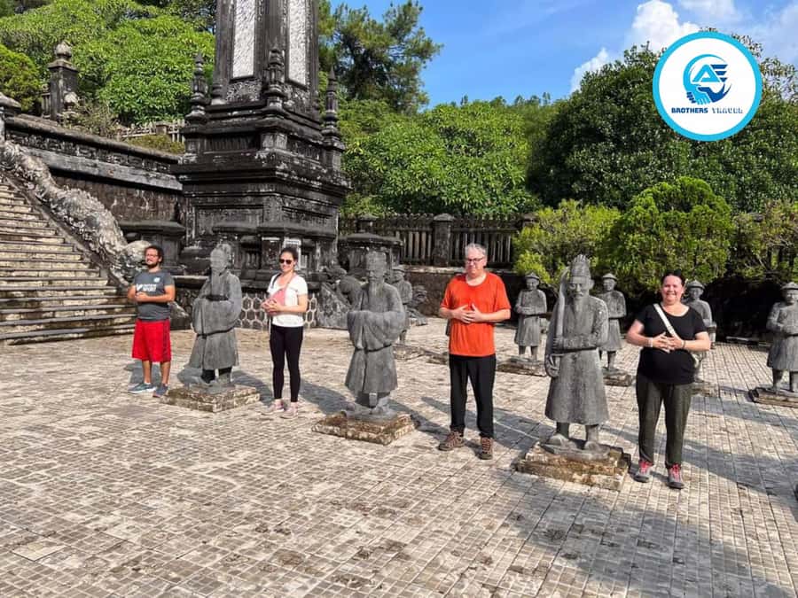 Hue City Tour Full Day - Group Tour - An Ancient Hue Garden House and its quiet details