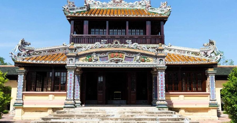 Hue Customizable Tour with Imperial Citadel & Forbidden City - The Flag Tower and Noon Gate explain royal power