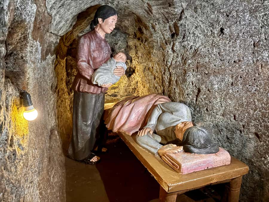 Hue: DMZ Half-Day Tour by Private Car to Vinh Moc Tunnels - Walking inside Vinh Moc Tunnels