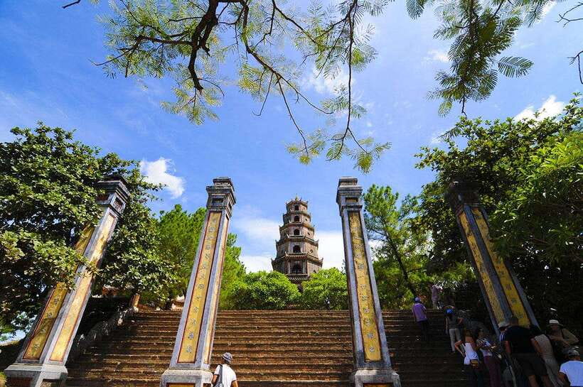 Hue: Dragon Boat, Perfume River, Pagoda & Royal Tomb Tour - Khai Dinh Tomb: a dramatic change of mood