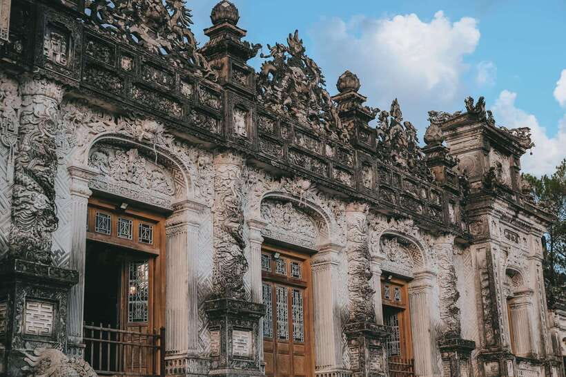 Hue :Exploring Royal City with Multi Options and Dragon Boat - Thuy Xuan incense village and a living craft