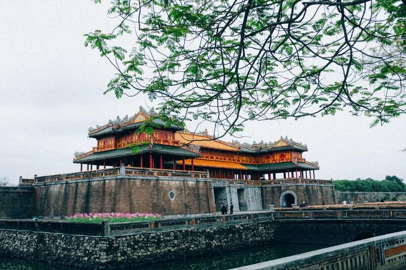 Hue :Exploring Royal City with Multi Options and Dragon Boat - An Dinh Palace and the later Nguyen court