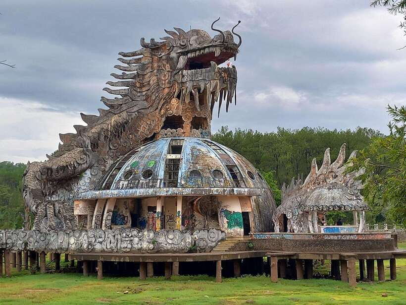 Hue Imperial City & Abandoned Water Park Tour by E-Scooter - Thuy Xuan Incense Village