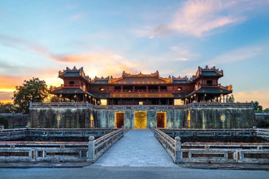 Hue Imperial City and Forbidden City Walking Private Tour - Forbidden Purple City and Duyet Thi Duong Theater