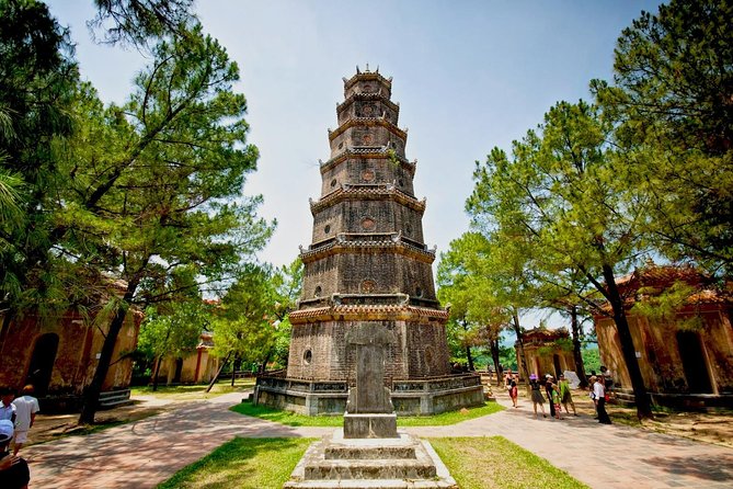 HUE IMPERIAL CITY: Full-Day Guided Tour from Da Nang or Hoi An - Khai Dinh Tomb: an ornate first look at the Nguyen emperors