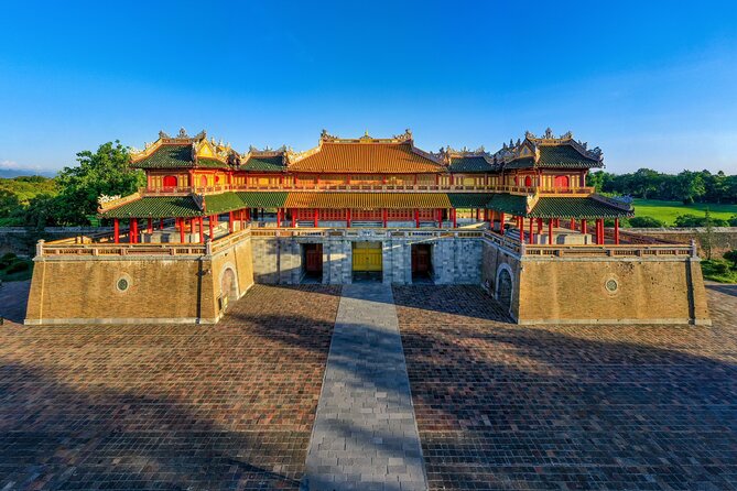 Hue Imperial City Walking Tour: Citadel & Forbidden City - Thai Hoa Palace explains court ceremony