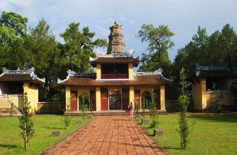 Hue: Private Dragon Boat, Pagoda, and Royal Tomb Tour - The Imperial City adds essential context