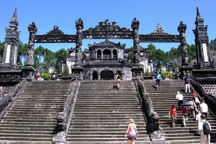 Hue Royal Tombs Tour: Visit Best Pagodas & Mausoleums - What the guide and driver add to the day