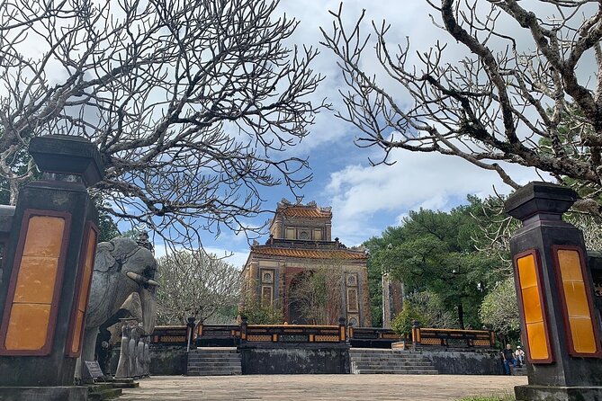 Hue’s Top Attractions by Car with Informative ES Driver - Timing, lunch, and the value of flexibility