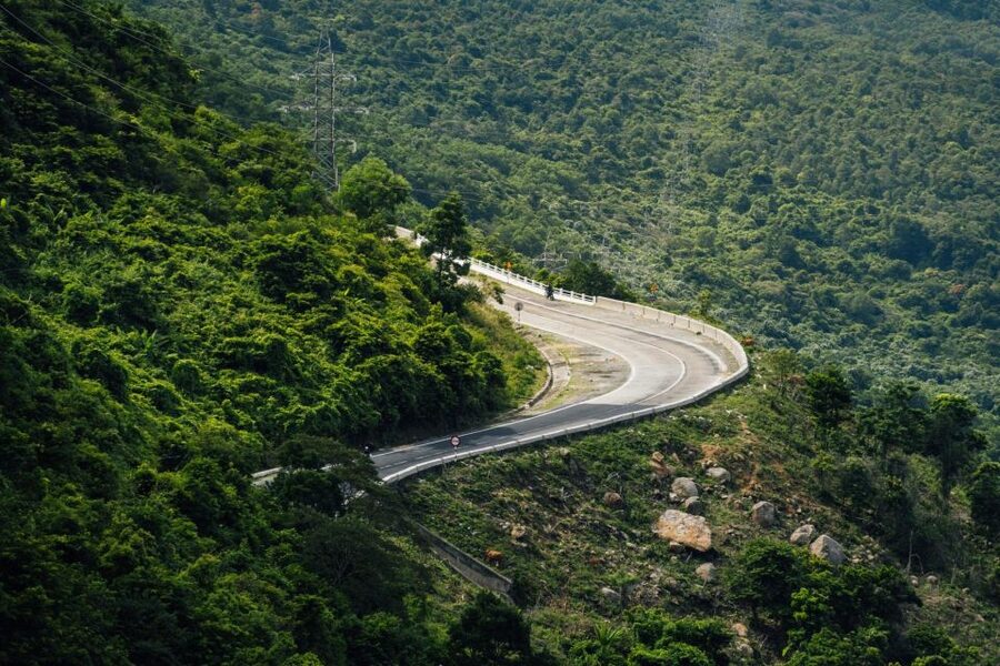 Hue to Hoi An by bus: Hai Van Pass, Lang Co, Marble mountain - Thanh Toan Bridge, a gentle first stop