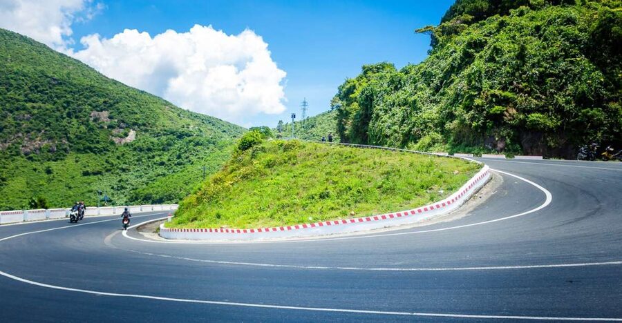 Hue to Hoi An/Da Nang: Private Scenic Motorbike Tour - Why the motorbike route beats a bus