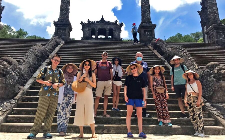 Imperial City, Hue: Day Tour from Hoi An and Da Nang - A local Hue lunch between the sights