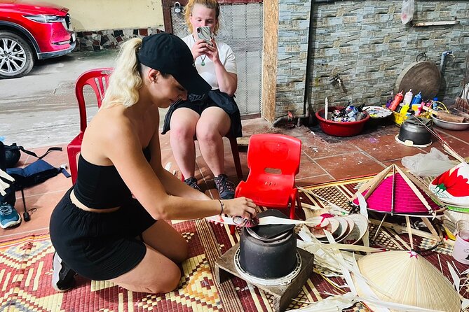 Incense Village, Hat & Lacquer Artisanal Tour Options From Hanoi - Chuong village and the conical hat workshop
