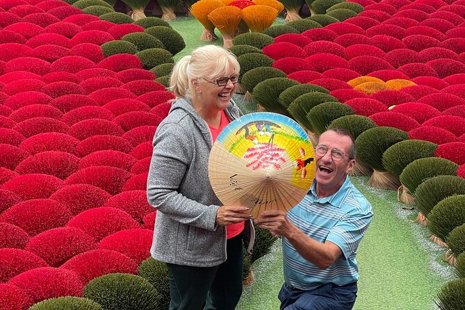Incense Village Quang Phu Cau, Hat, Lacquer Hanoi Artisan Tour - Returning to Hanoi and the Train Street option
