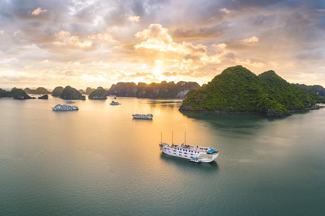 Indochina Sails Halong Bay - The floating fishing village and everyday bay life