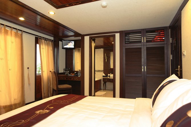 Indochina Sails Halong Bay - Evening on board: quiet, comfortable, and not a party cruise
