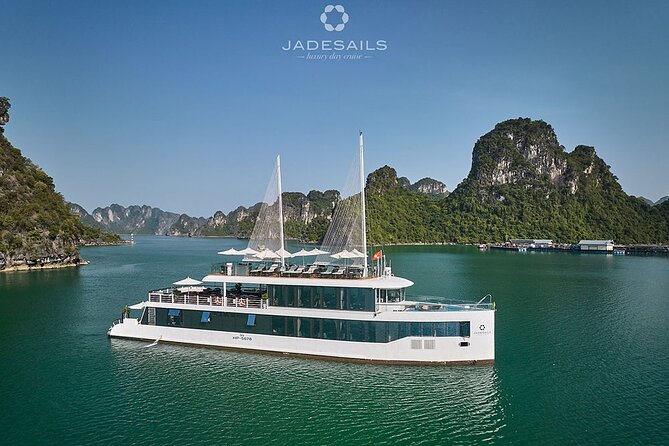 Jade Sails – Halong & Lan Ha Bay The Most Luxurious Day Tour - The 7 a.m. Hanoi start and the expressway ride