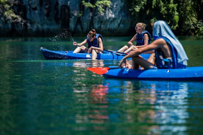 Kayaking at Lan Ha Bay - Leaving Cat Ba at 8:00 am