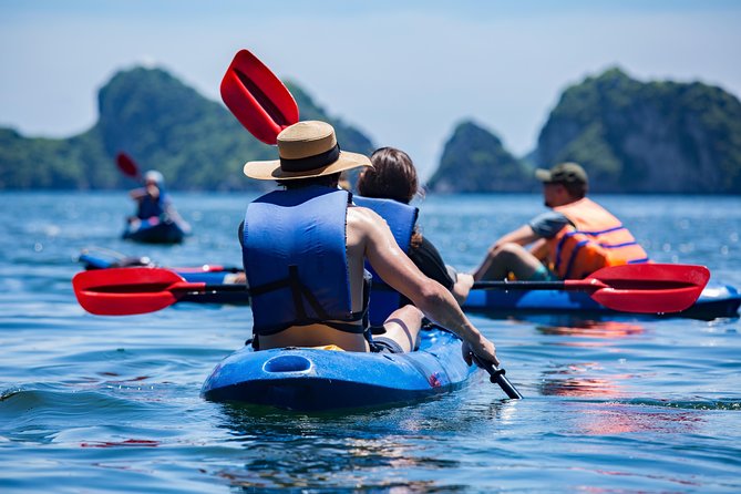 Kayaking at Lan Ha Bay - Exploring the hidden lagoons and cave passages
