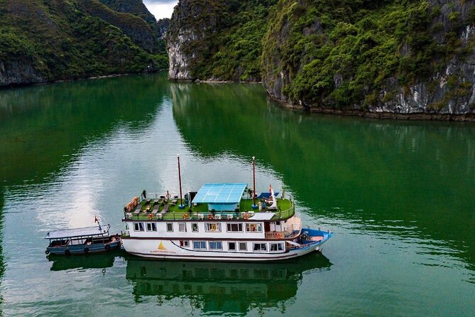 Lan Ha Bay Boutique Cruise 2D/1N: Kayaking, Swimming at the pristine places - Why Lan Ha Bay works better for an active cruise