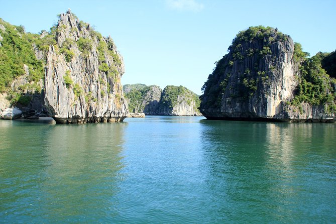 Lan Ha bay Boutique cruise 3D/2N: Kayaking - Swimming & Biking Viet Hai villages - Guides, group size, and how the trip feels