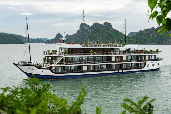 Lan Ha - Ha Long Bay 5Star cruise-Private balcony cabin 2day trip - Kayaking and swimming among the karst islands