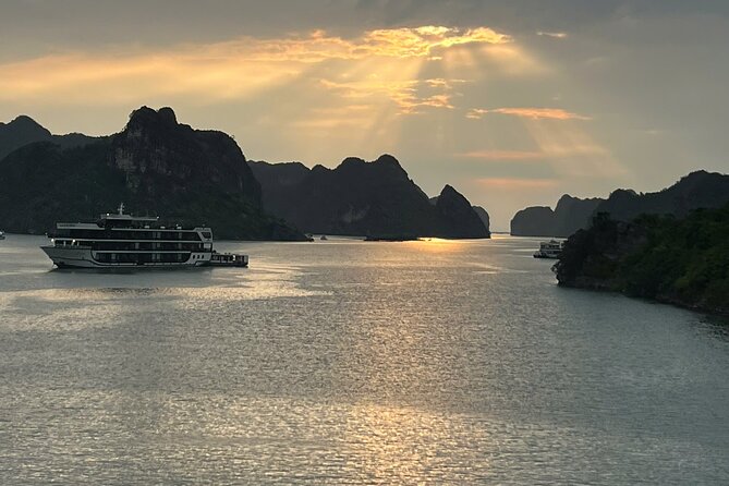 Lan Ha - Ha Long Bay 5Star cruise-Private balcony cabin 2day trip - Sunset, cooking, and a relaxed evening aboard