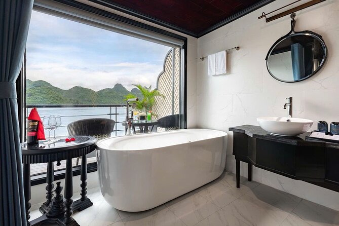 Lan Ha - Ha Long Bay 5Star cruise-Private balcony cabin 2day trip - Sailing back with lunch on board