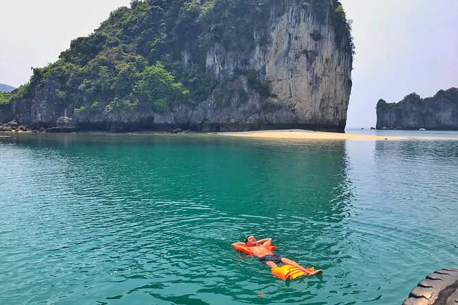 Lan Ha - Ha Long Bay - Dau Be island 2D/1N from Cat Ba in less touristy areas. - Why starting in Cat Ba changes the experience