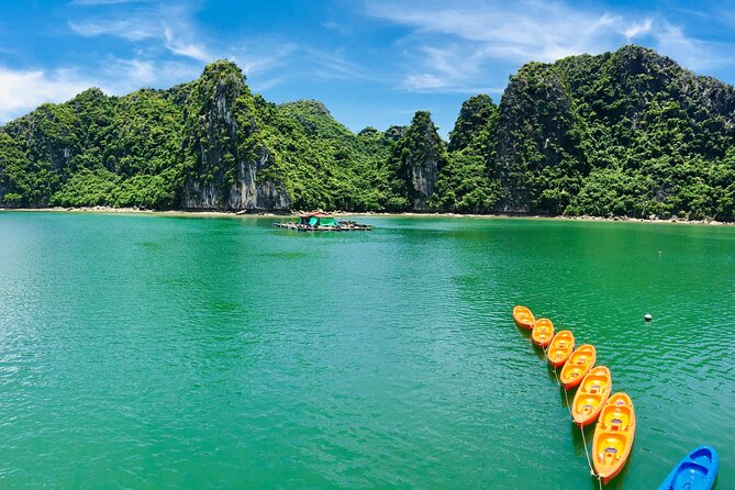 Lan Ha - Ha Long bay with local experts (small group guaranteed) - Karst towers and Cai Beo Fishing Village