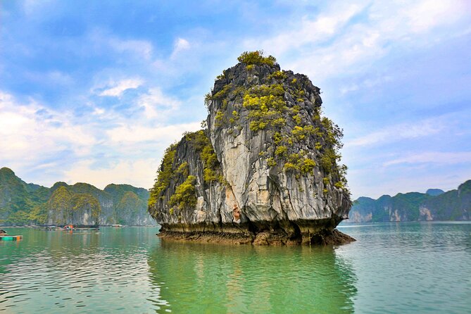 Lan Ha - Ha Long bay with local experts (small group guaranteed) - Ba Trai Dao Beach and the second paddle