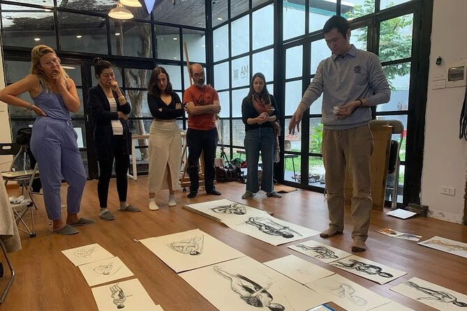 Life Drawing Class - Art Workshop at Art Tutor Hanoi - What Happens During the 2.5-Hour Session